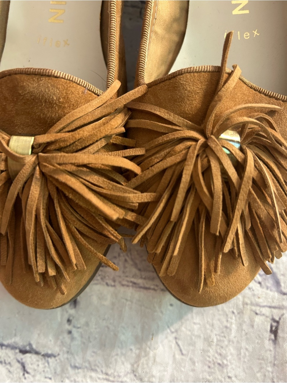 ANNE KLEIN IFLEX DIXIE CARMEL TAN SUEDE FRINGE TASSELS ON VAMP FLATS WOMEN/S 7.5 - Picture 3 of 10